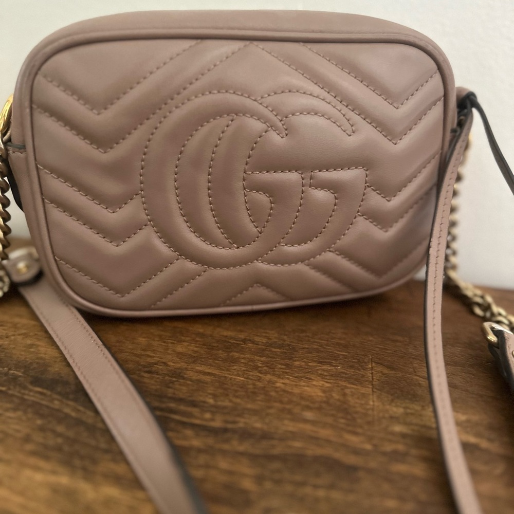 Gucci Blush Quilted Crossbody Bag with Gold Chain - Picture 6 of 15